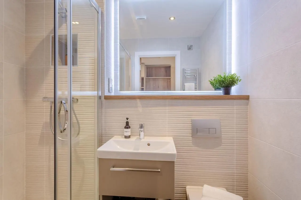 Dwell City Living Nottingham Apart Otel